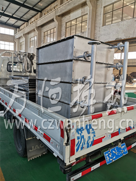 江阴市XX干燥工程有限公司购买2组6片不锈钢蒸汽换热器